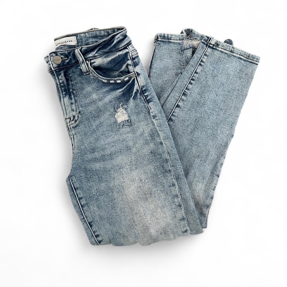 Risen Distressed Jeans